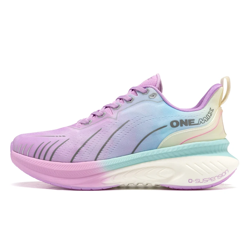 Chaussures de training violettes et bleues