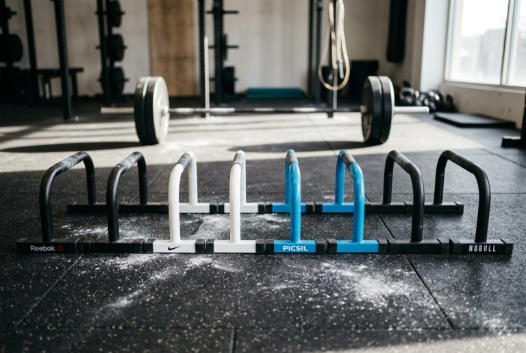 Parallettes crossfit : comparatif marques (reebok vs nike vs picsil vs nobull) - illustration